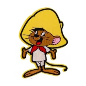 Puede incluir: Un ratón de dibujos animados con un sombrero amarillo y una corbata de lazo roja. El ratón sonríe y tiene pelaje marrón.