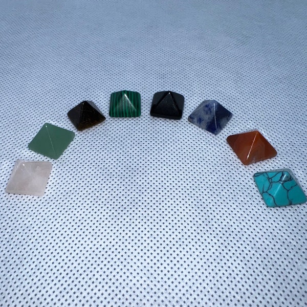 Mini crystal pyramid - Several materials available - 1pc - Surprise or Choose