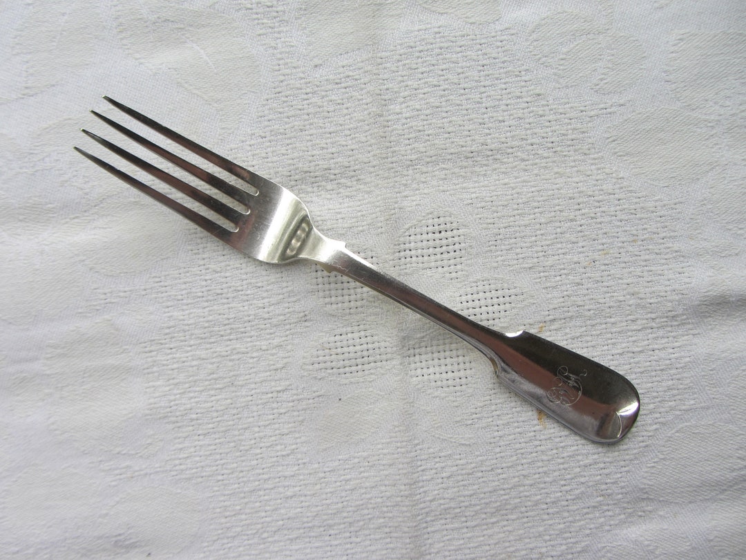 1835 78.2 Gram Fiddle Pattern Sterling Silver Dinner / Table Fork. Full English Hallmarks for