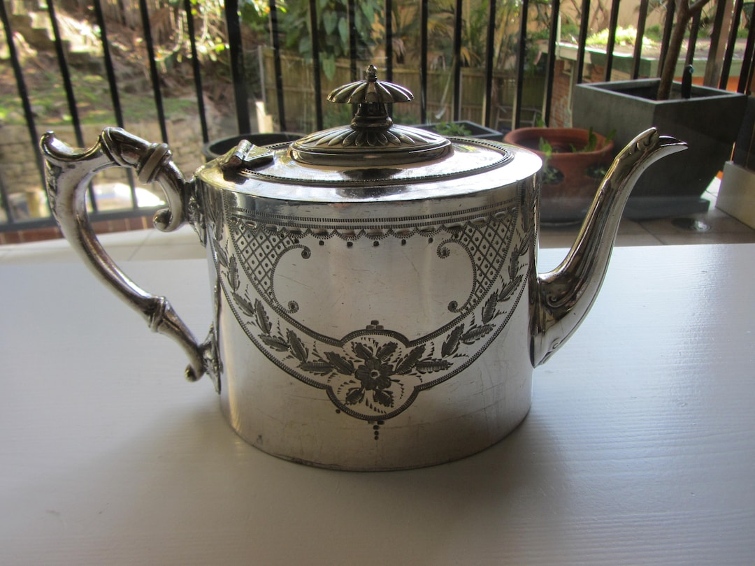 Large Antique Silver Plated Tea Pot. James Dixon EPBM. 1.3litres/2