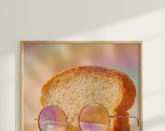 Lámina artística "Tostada con gafas de sol" - Decoración de cocina original (Descarga digital)