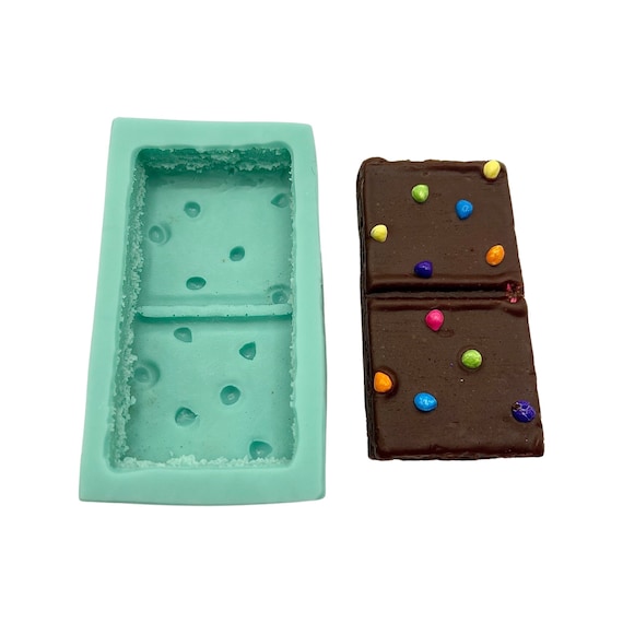 Kitchen & Table by H-E-B 6 Cavity Silicone Ice Cube Tray with Lid