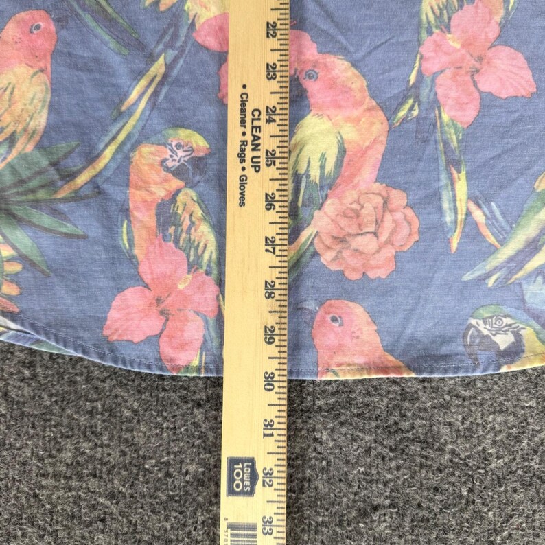 Camisa Chubbies para hombre con estampado de loro tropical, manga corta, informal y divertida imagen 6