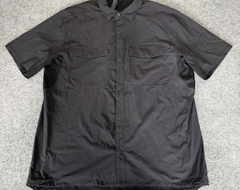 Lululemon Mens Short Sleeve Button Down Snap Shirt Black Large Pocket Tech Mesh