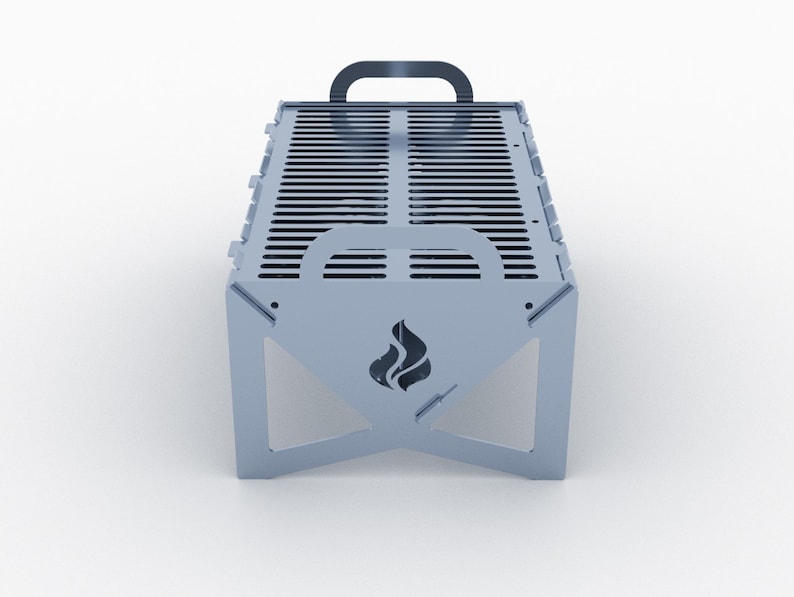 K&ouml;nnte beinhalten: Ein silberner Klappgrill mit einem Griff und einem Flammenlogo. Der Grill ist aus Metall und hat eine rechteckige Form.