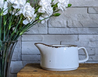 J&G Meakin Lifestyle Gravy Boat | beige and speckled brown | made in England