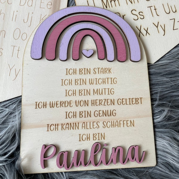 Affirmation Holzschild mit einem Regenbogen personalisiert