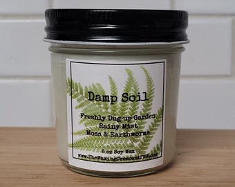 Damp Soil duftende Sojawachs-Kerze 6 oz | 100% ungiftig 30 Stunden Brenndauer Petrichor | Der Geruch der Erde nach dem Regen | Riecht nach Schmutz und Moos