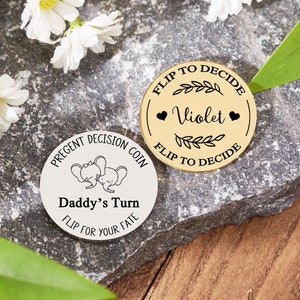 Benutzerdefinierte Entscheidung Münze, personalisierte Paare Flip Münze, Rostfreie Spiel Münze, Geschenk für Ihn, Gravierte Date Night Entscheider Münze, Hochzeitsgeschenk