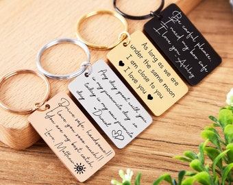 Personalisierter Schlüsselbund Benutzerdefinierter Schlüsselring Gravierter Schlüsselring Rostfreier Schlüsselanhänger Drive Safe Keychain Geschenke für Mom Bar Keychain Bester Freund Geschenke