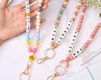 Cordón bohemio para profesores, cordón personalizado con cuentas de madera, nombre personalizado, título de grado, regalo de agradecimiento a la docencia, porta credencial de enfermera.