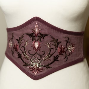 Embroidered linen corset belt image 6