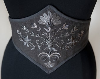 Waist cincher belt in embroidered gray linen