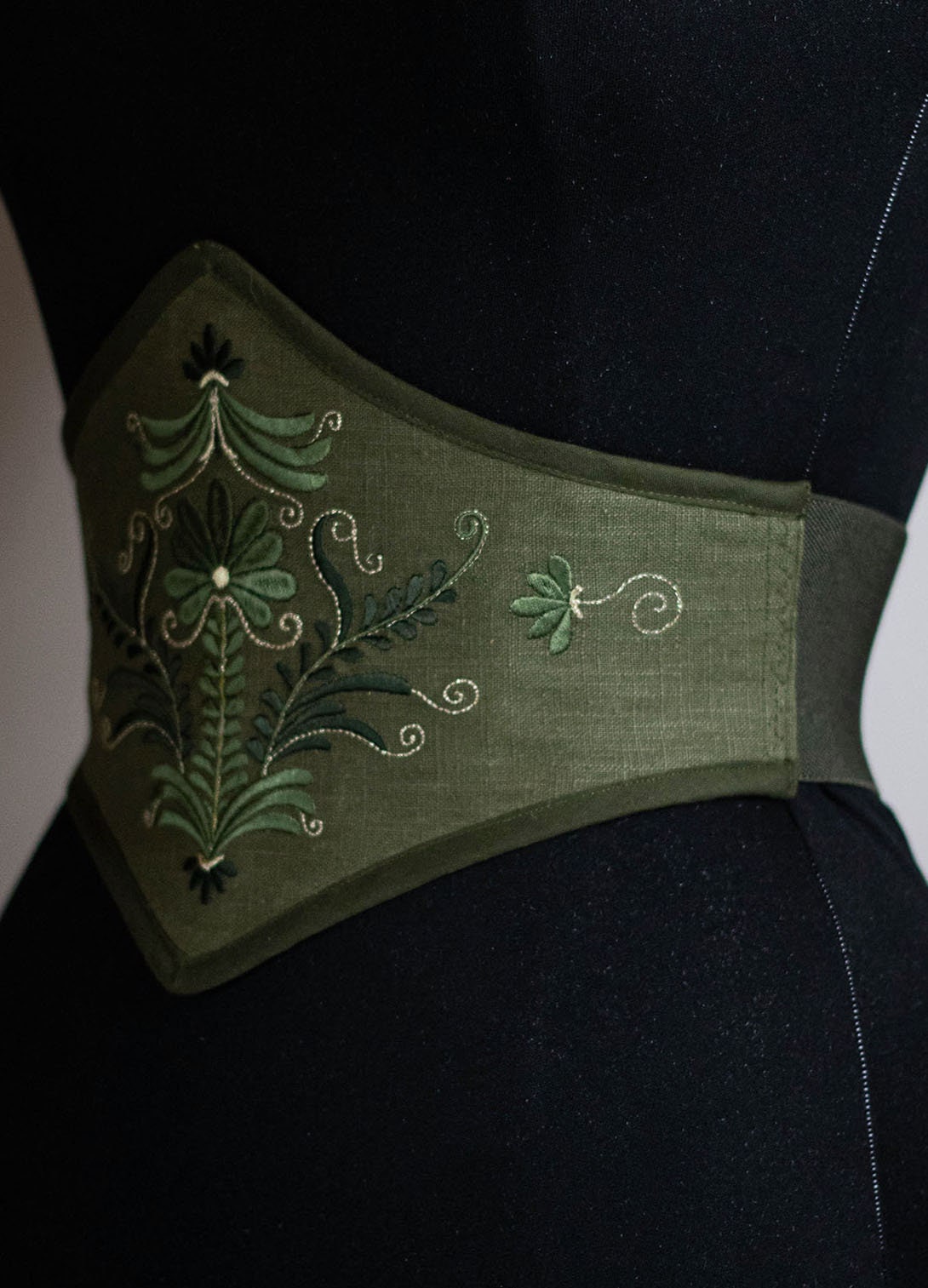 embroidered tie belt