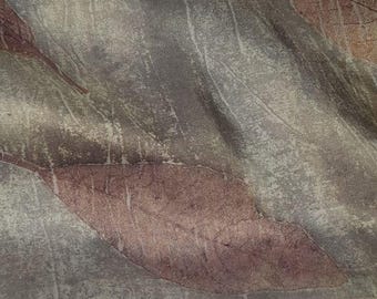 Zijden sjaal met botanische print – Handgemaakte eco-geverfde vierkante sjaal