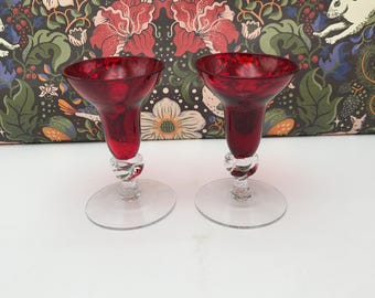2 bougeoirs en verre rouge / Rejmyre Sweden / vintage