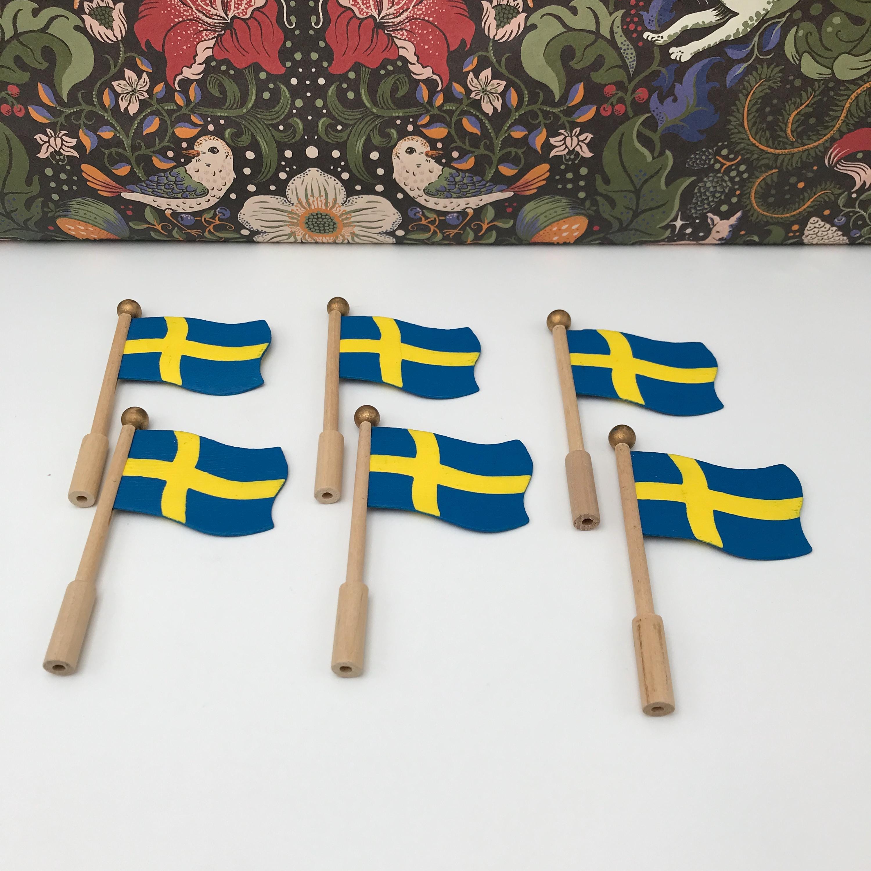 Accessories / decoration for Toarpskrona from Sweden / toarps crown / candlestick /Flags