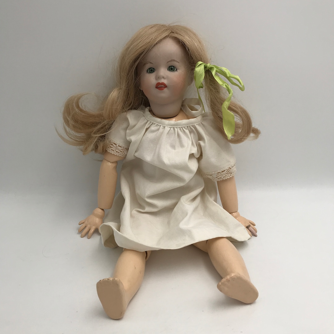 Poupée Ancienne Française En Biscue - Art Déco - Pièce Rare Et Délicate De Collection