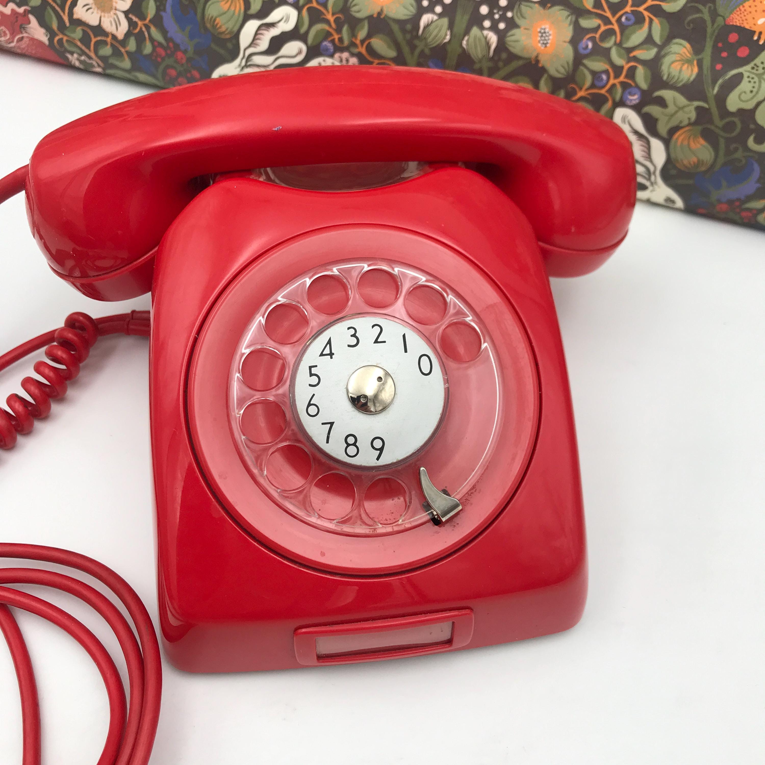 スウェーデンの赤い電話 / LM Ericsson / スウェーデン ヴィンテージ