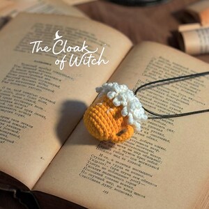 Handmade Crochet Butterbeer Necklace • Amigurumi Foamy Beer Pendant • Witchy Wizarding Pub Jewelry • Whimsical Food Accessory Gift