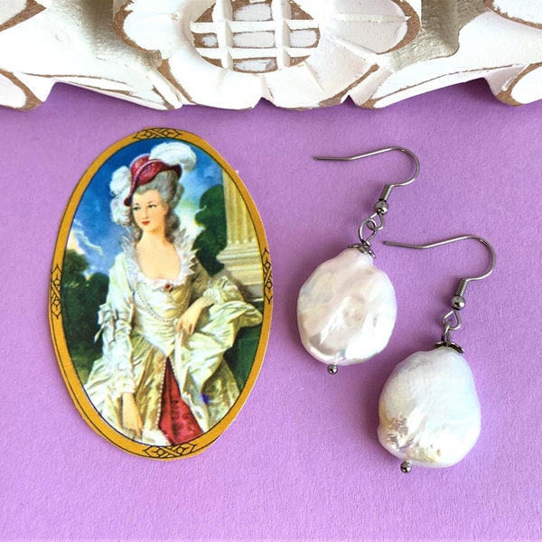 boucles d'oreilles fantaisie en perles de culture baroques rondes plates 23x19x5mm