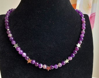 Amethyst in its beautiful shade, necklace of 6 mm beads with silver stars