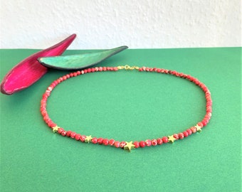 Red Imperial Jasper (dyed Regalite), elegant necklace of 4 mm beads with golden stars