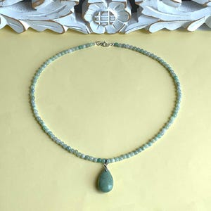 echte Burma Jade (Jadeit), ungefärbt, Kette aus Perlen 4mm (Klasse A) mit zauberhaftem Anhänger aus Jade :-)