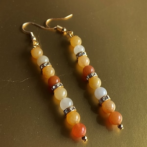genuine jade (topaz jade) undyed, in sunny shades, earrings made of delicate 6 mm pearls with rhinestones ;-)