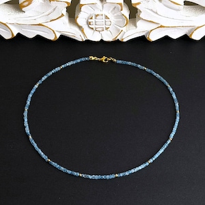 Zeldzame vondst: Devil Aquamarine AAA geslepen kubussen van 2,5 mm (natuurlijk ongeverfd) met mini-kralen