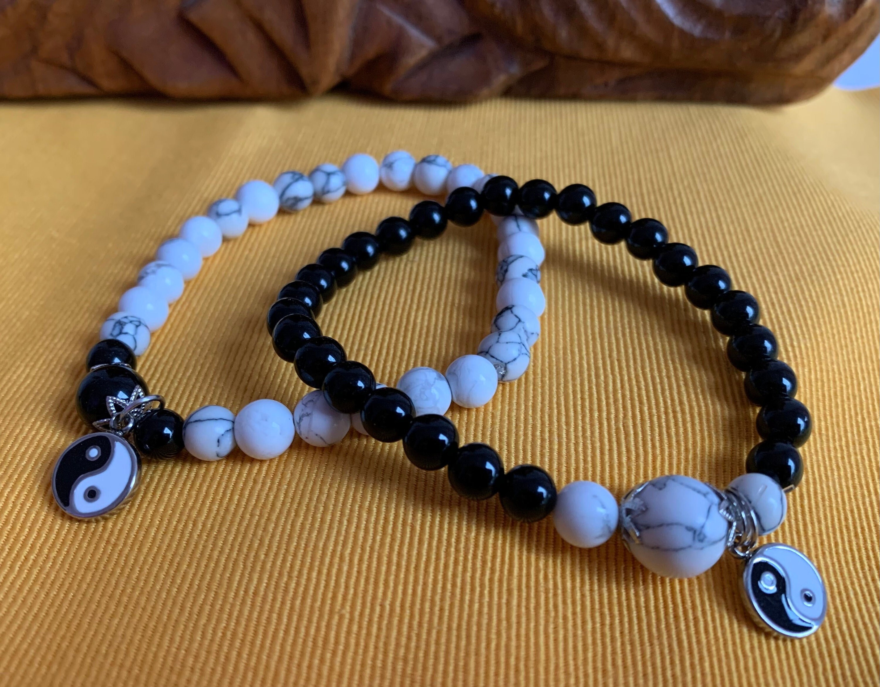 Partner Bracelets Yingyang 6 Mm Gemstone Beads: Howlite and