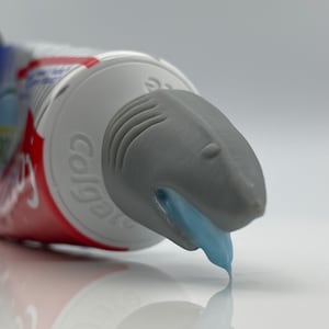Hai Zahnpasta Kappe – Lustige Toothpaste Cap für Colgate – Geschenk Kinder Badezimmer Spaß – Shark Toothpaste Topper 3D Printed