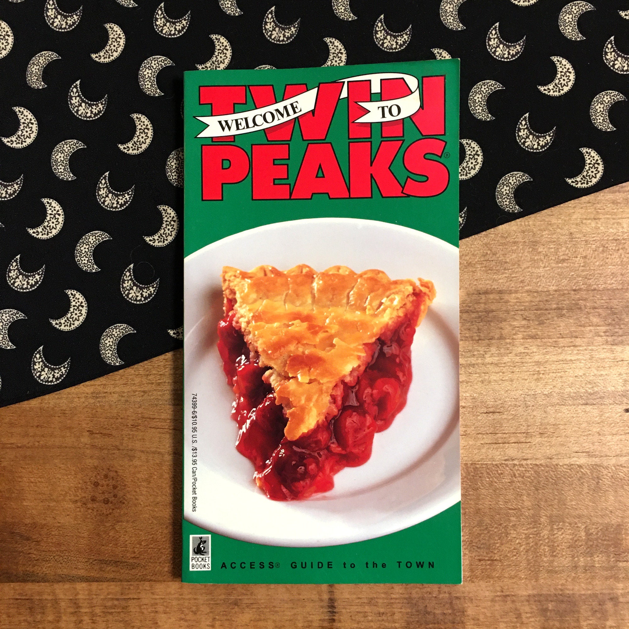 Vintage 1990s Welcome to Twin Peaks Access Guide to the Town Book - David Lynch - Mark Frost - Richard Saul Wurman Vintage 1990s Welcome to Twin Peaks Access Guide to the Town Book - David Lynch - Mark Frost - Richard Saul Wurman