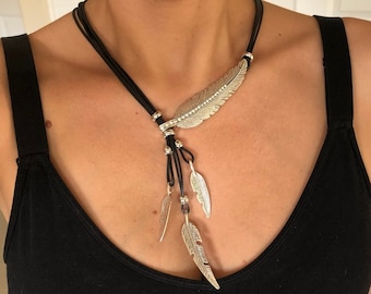 Bohemian Feather Choker Handmade Wrap Necklace Retro Style Feather Pendant Unisex Vintage Choker Eagle Hawk Falcon Necklace Leather Cord