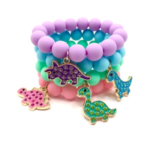 Pulseira de dinossauros com miçangas para meninas, ideal para uso diário, pulseira da amizade, presente para crianças pequenas, pulseira com dinossauros pequenos, presente para meninas pequenas, joias infantis.
