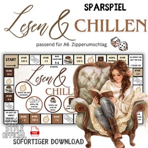 Könnte beinhalten: Ein braunes und weißes Brettspiel mit dem Titel "Lesen & Chillen" und dem Text "Sparspiel" in brauner Schrift. Das Spielbrett zeigt Illustrationen einer Frau, die in einem Sessel ein Buch liest, Kaffeetassen und Würfel. Das Spielbrett ist für eine A6-Zipper-Hülle konzipiert.