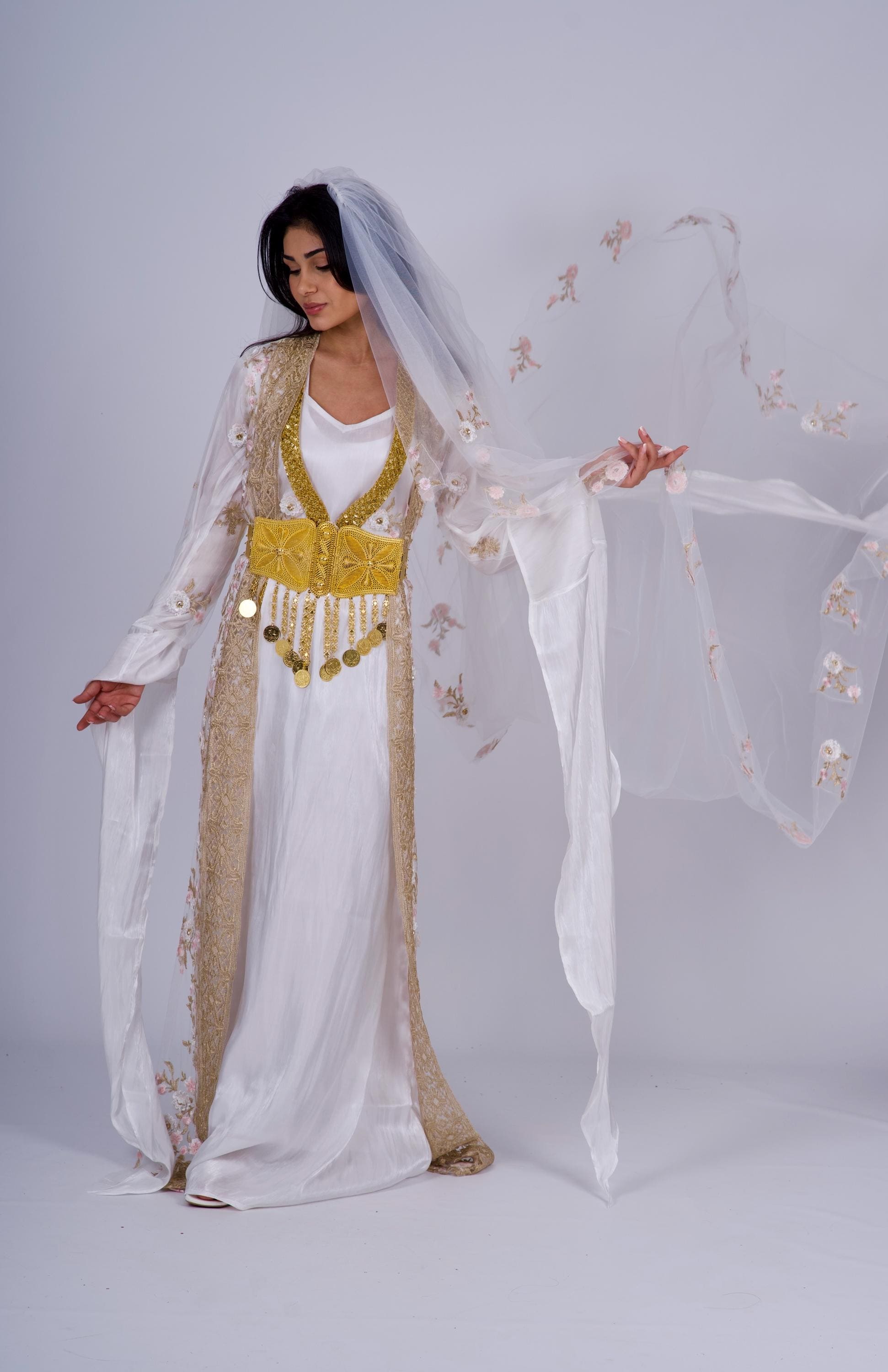 【未使用】MariaデザインIraqiイラキドレス Elegant Kurdish Wedding Dress With 3D Flowers and Luxurious