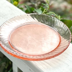 Vintage Cristal D&#39;Arques Rosaline Pink Swirl Optic Salad Plate/Pink Glass Plates/Arcoroc France/Vintage pink plate/Pink Swirl Luncheon Plate