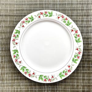 Vintage Gibson Designs Christmas Harmony/Christmas Charm-Delight-Holiday-Harmony 12" Round chop plate 1997