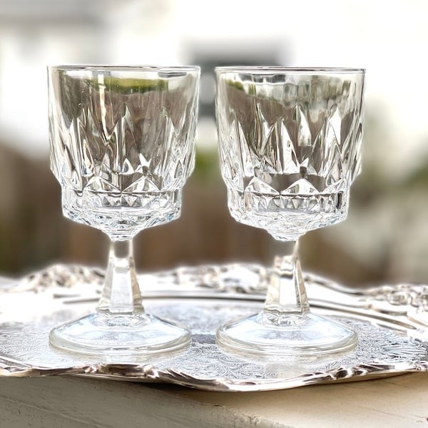 Arcoroc Artic CLARET WINE Glasses/Water Goblets/Vintage wine glasses/Boho Goblets/cocktail glasses/Retro Glassware/Arcoroc France set of 2