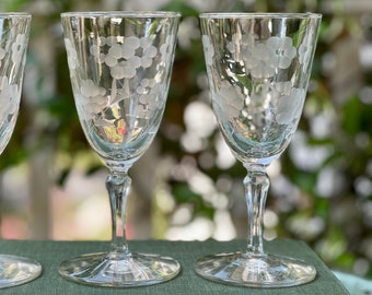 Last Set of 4 Vintage Libbey Embassy wine glasses/etched wine glass/gray cut wine glass/vintage etched goblet/vintage sherry glass