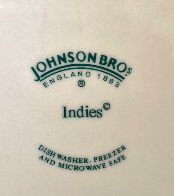 Vintage Johnson Bros Indies Dinner Plate - Classic Blue and White