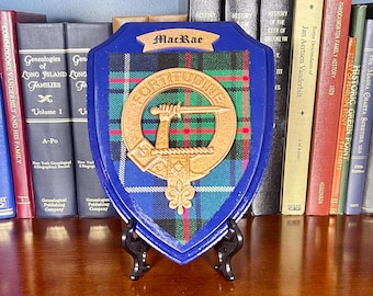 MacRae / McRae / Macrae Scottish Clan Tartan Badge Crest Plaque