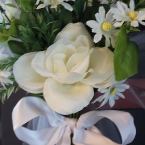 Wedding Decorations for Church Pews Mini Daisy Pew End Decor Wedding Aisle Flowers