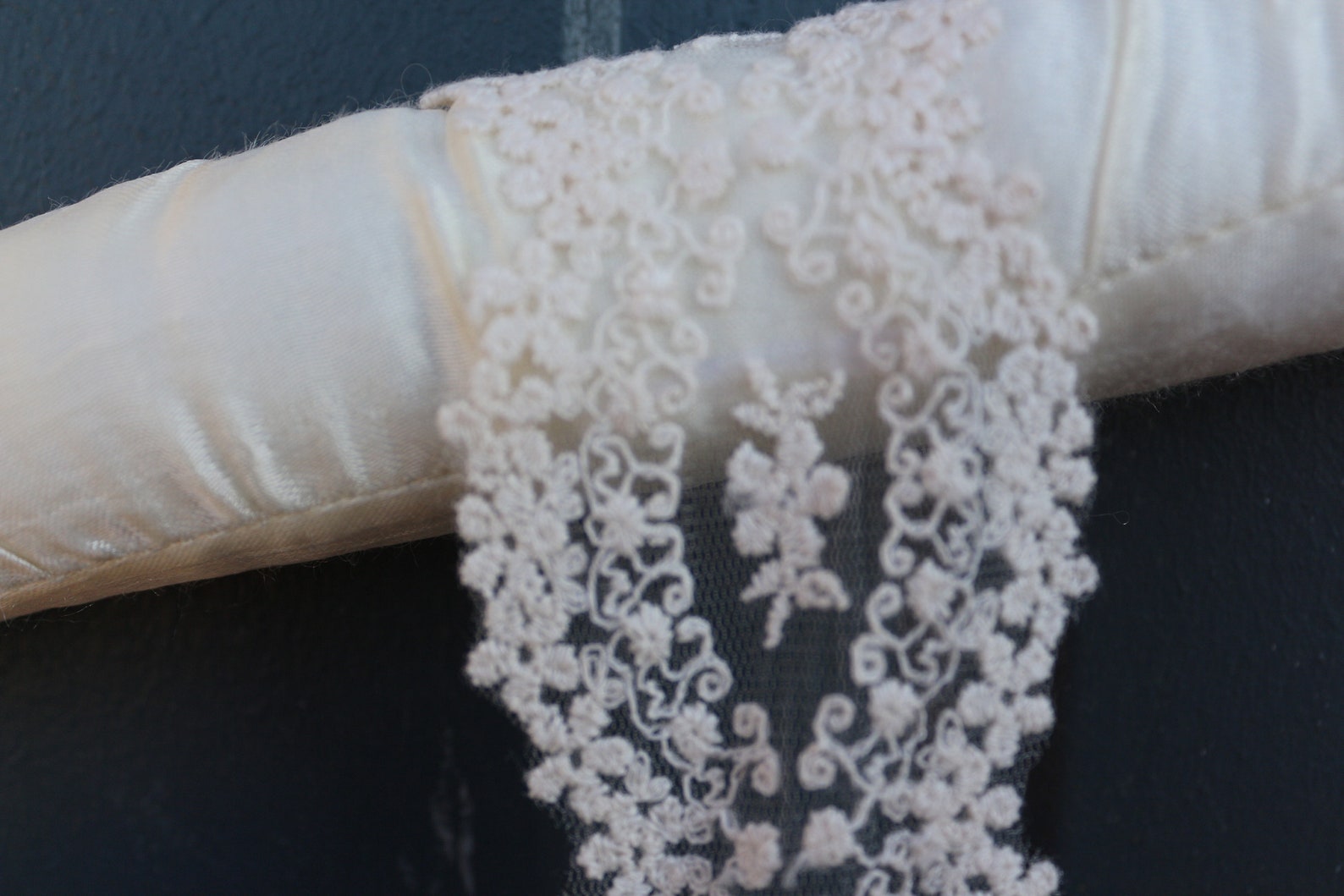 Shabby Chic Angel Wings Crystal and Lace Wall Hanging - Etsy Canada