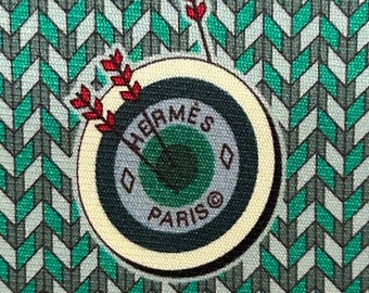 HERMES STROPDAS 646001 OA “Bullseye” lichtgroen 100% zijden stropdas nieuw zonder kaartjes