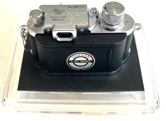 Sharan Leica Model IIIF Chrome Megahouse Mini Classic Camera Used 