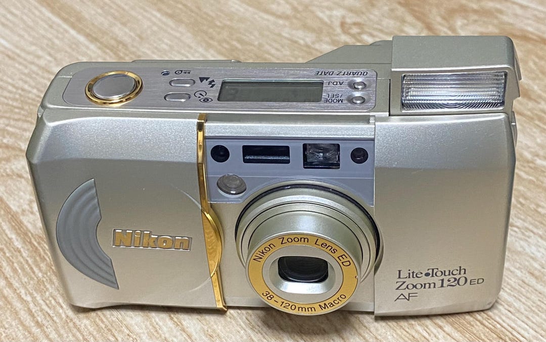 Nikon Lite Touch Zoom 120 ED AF ポイント&シュート 35 mm フィルム