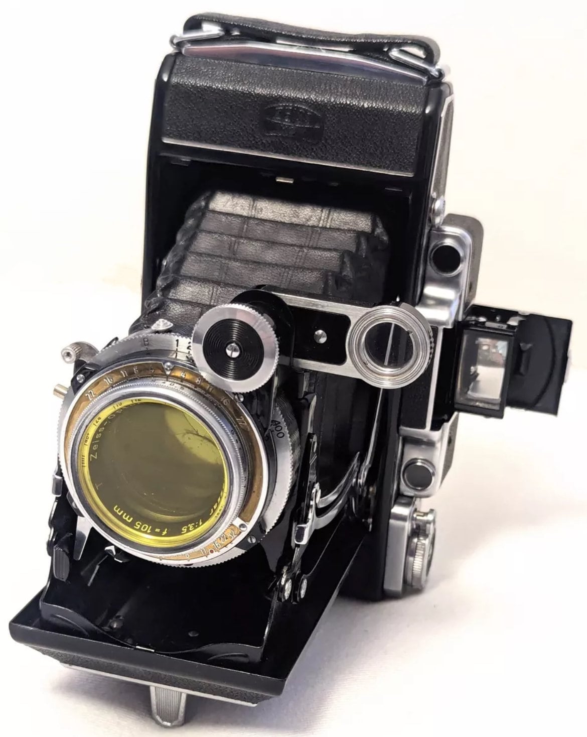 Zeiss Super Ikonta 531/2 W/ Case and Filter Tessar T* 105mm Zeiss Super Ikonta 531/2 W/ Case and Filter Tessar T* 105mm