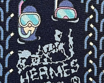 HERMES 645867 SA Corbata de seda con estampado “Snorkel” azul marino Nuevo sin etiquetas